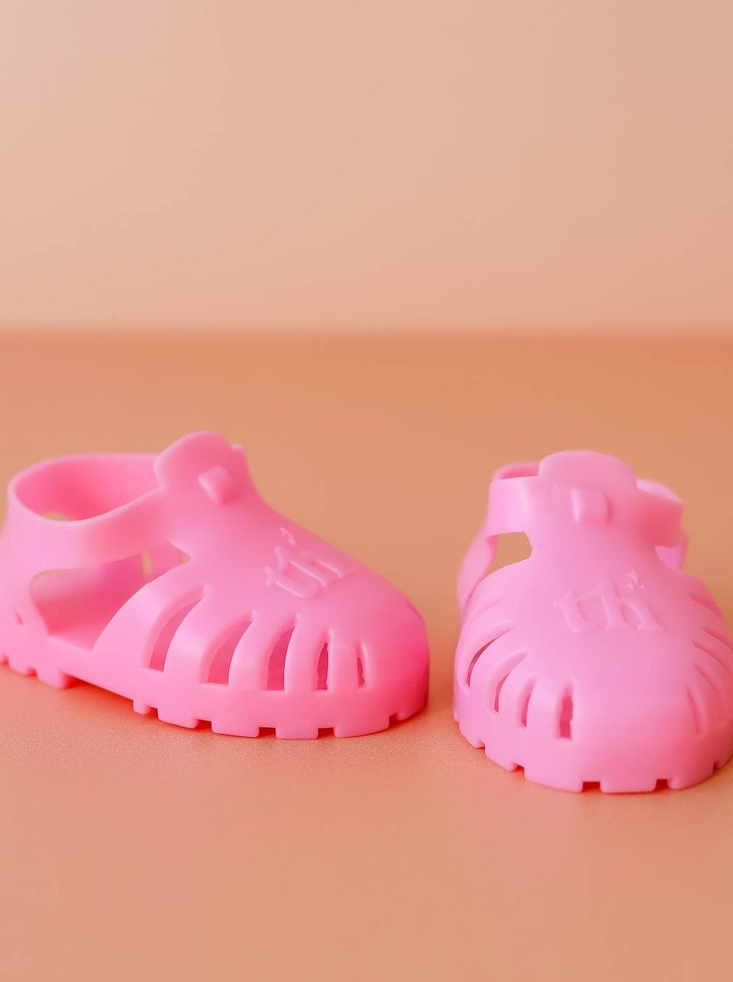 Tiny Harlow Jelly Dolls Sandals: Pink